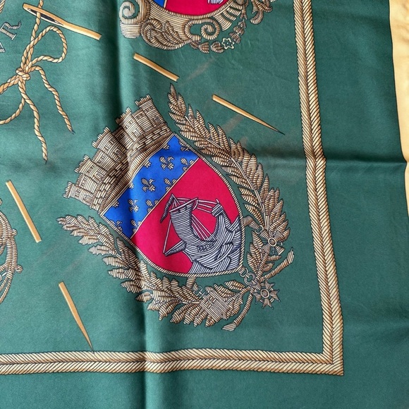 Hermes Les Armes De Paris Green 100% Silk Scarf - Picture 3 of 7